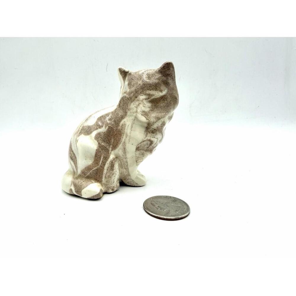 Vintage Mt St. Helen Ash Ware, cat figurine , tan and white